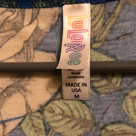 Lularoe Classic T Medium - Picture 2 of 2